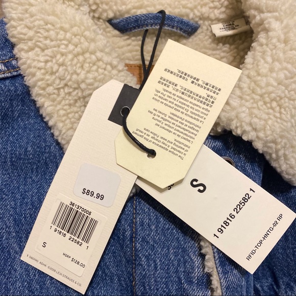 ***Only this week***Levis Sherpa trucker jacket - Picture 2 of 4